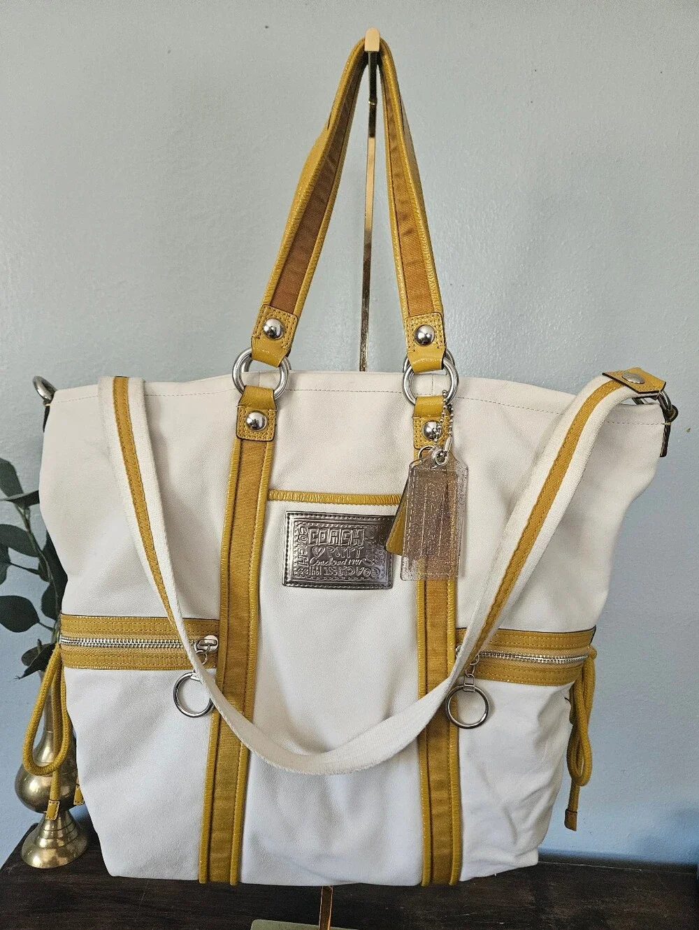 COACH Poppy  Spotlight Retro 2000s 2-Way Shoulder Bag, Daisy Yellow Trim.